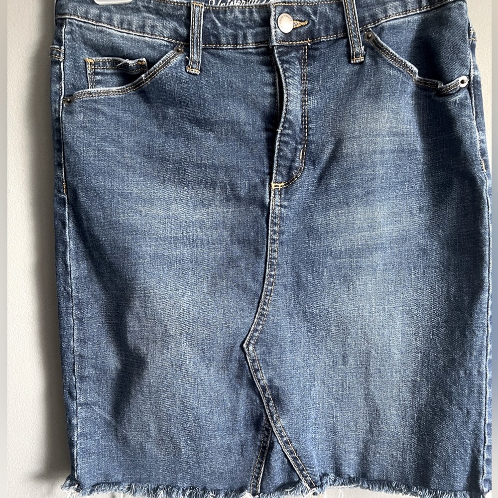 Universal Thread Distressed Jean Skirt size 10.
